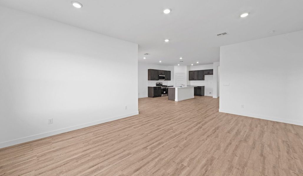 Spacious, unfurnished interior of a new home in Solterra, Green Valley (Image 22).