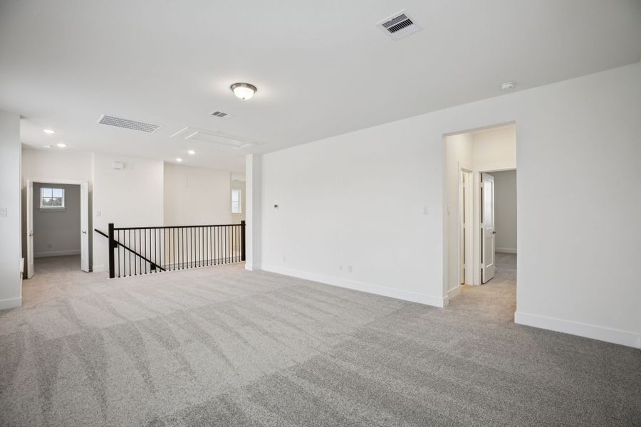 Spacious, unfurnished interior of a new home in The Trails, New Caney (Image 39).