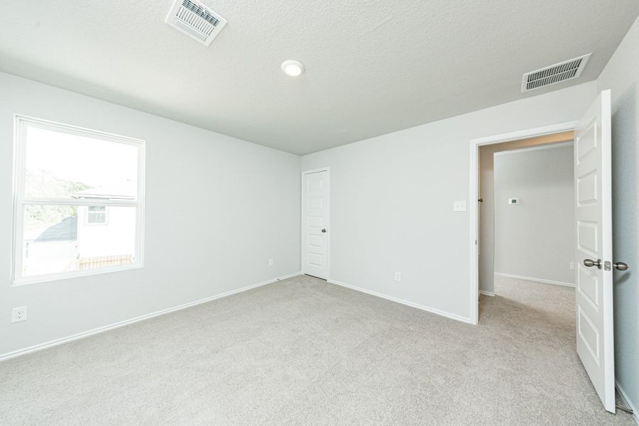 Spacious, unfurnished interior of a new home in Townsend Reserve, Splendora (Image 10).