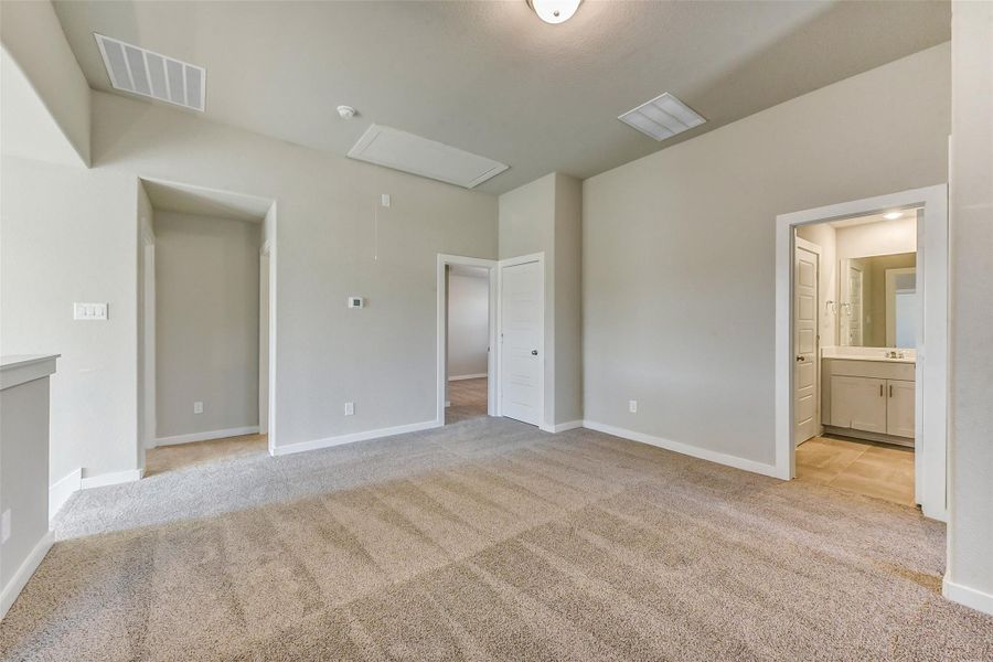 Spacious, unfurnished interior of a new home in Sundance Cove - Premier Series, Crosby (Image 23).