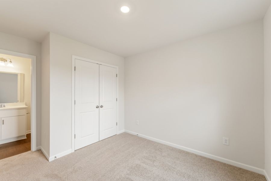 Spacious, unfurnished interior of a new home in Evergreen, Spartanburg (Image 16). Spacious, unfurnished interior of a new home in Evergreen, Spartanburg (Image 16).