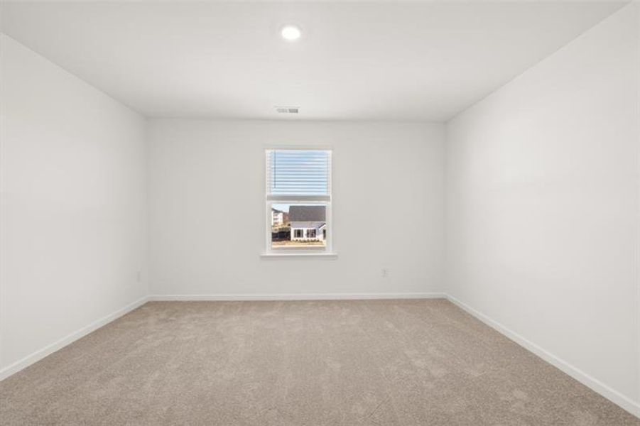 Spacious, unfurnished interior of a new home in , Bethlehem (Image 21).