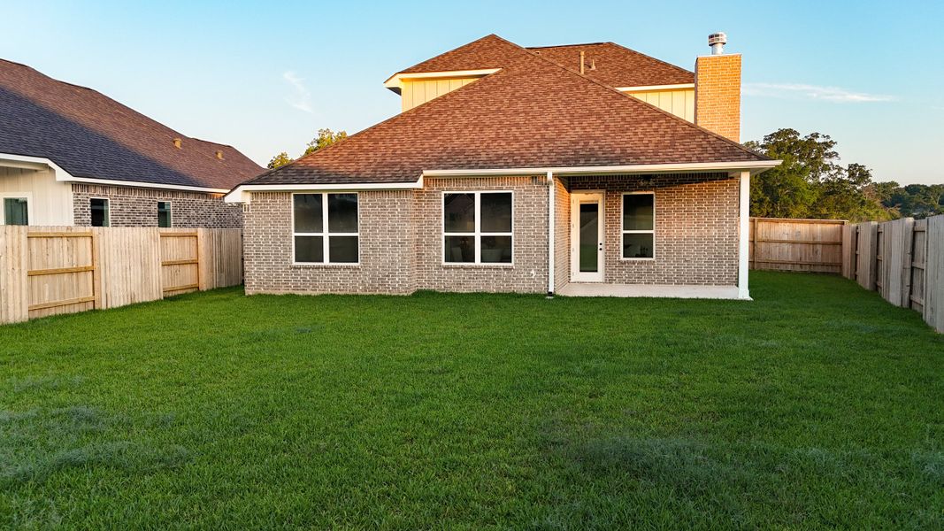 Exterior details and patio area of a home in Mission Ranch, College Station (Image 3).