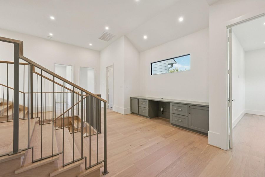 Spacious, unfurnished interior of a new home in , Houston (Image 41).