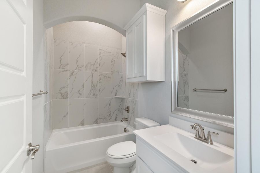 Bathroom | Concept 3634 at Hidden Creek Estates in Van Alstyne, TX by Landsea Homes