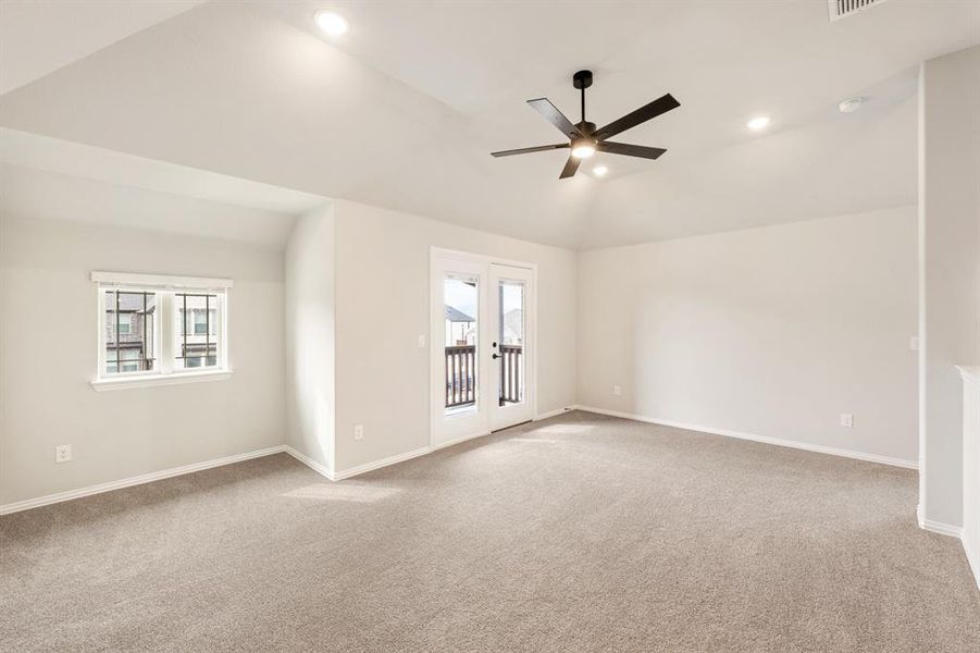 Spacious, unfurnished interior of a new home in Sonoma Verde, McLendon-Chisholm (Image 36).