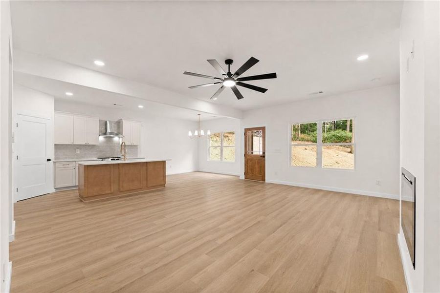 Spacious, unfurnished interior of a new home in , Gainesville (Image 37).