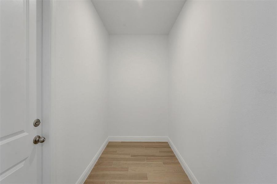 Spacious, unfurnished interior of a new home in Green Key Village, Lady Lake (Image 36).