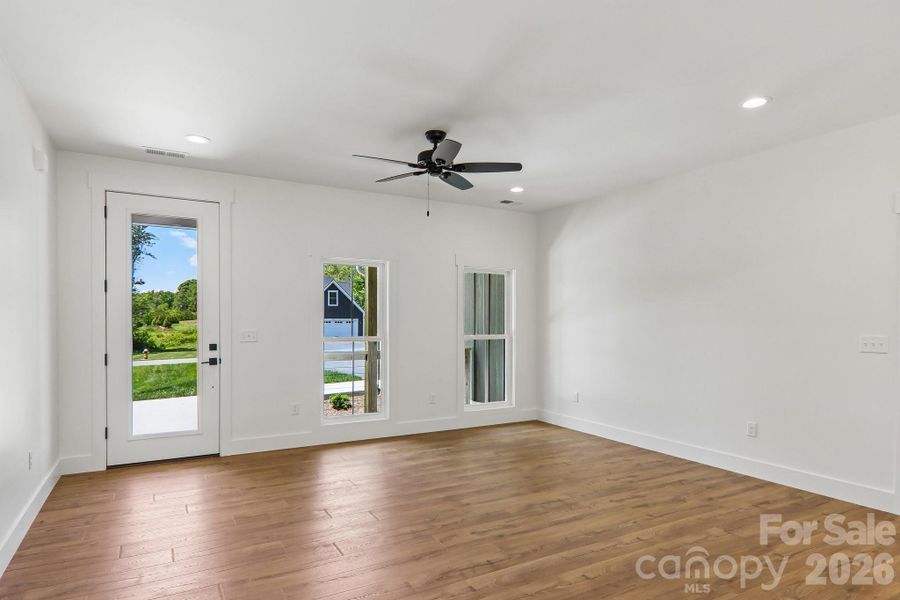 Spacious, unfurnished interior of a new home in , Hendersonville (Image 16).