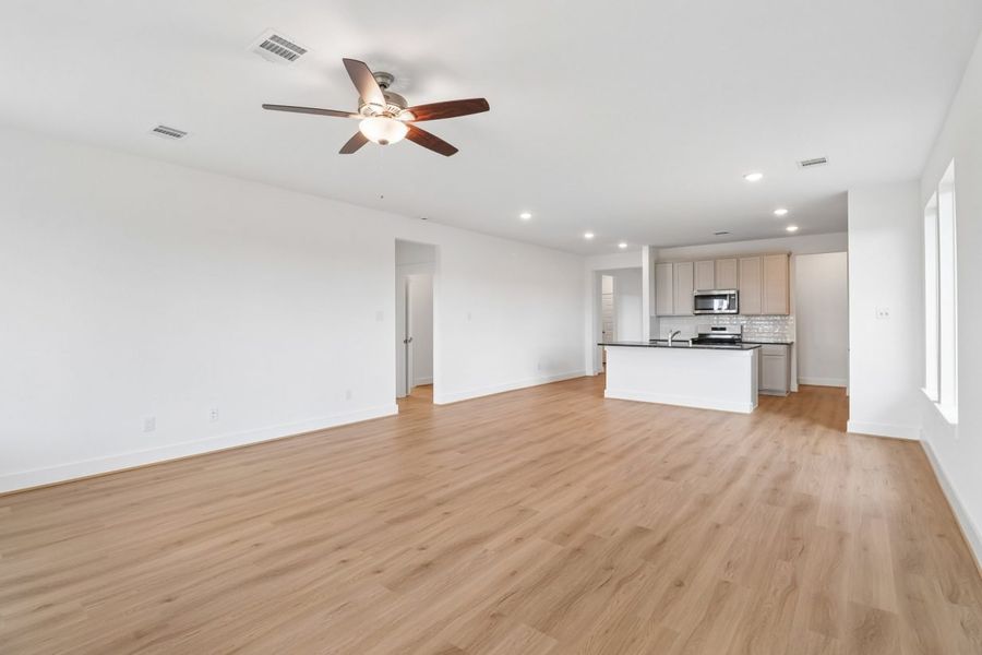 Spacious, unfurnished interior of a new home in Trinity Grove, Spring (Image 12).