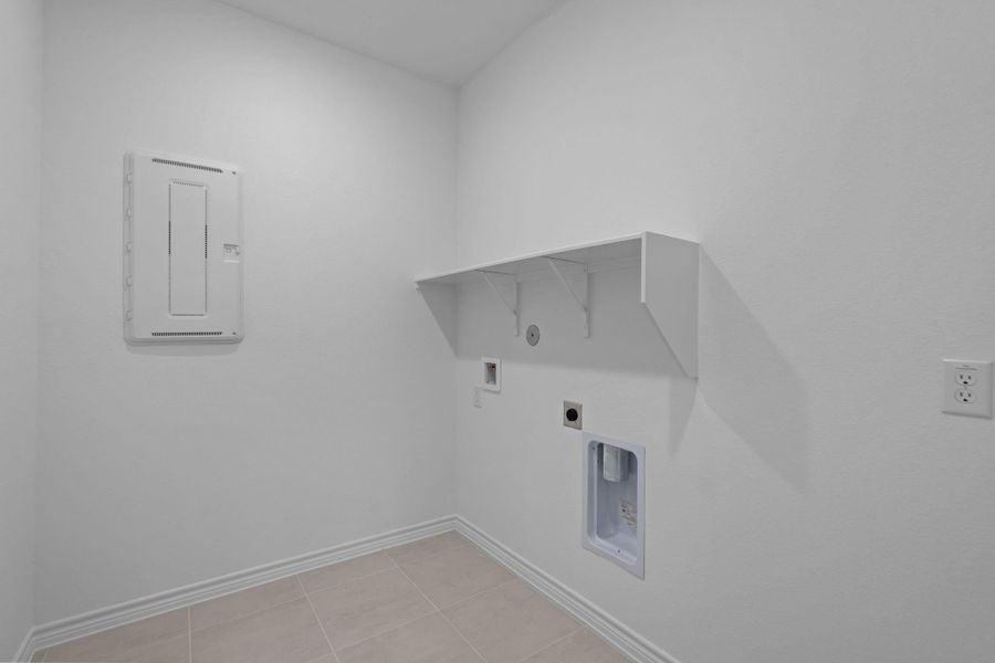 Spacious, unfurnished interior of a new home in Del Webb Fulshear, Fulshear (Image 17). Spacious, unfurnished interior of a new home in Del Webb Fulshear, Fulshear (Image 17).