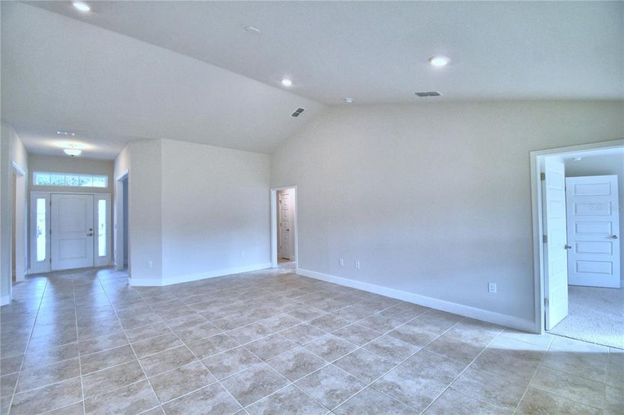 Spacious, unfurnished interior of a new home in Cadence Crossing, Auburndale (Image 30).