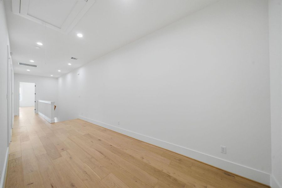 Spacious, unfurnished interior of a new home in , Houston (Image 23).