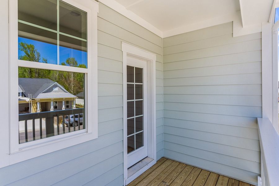 Representative exterior details of a home built from the The Highland by RobuckHomes in Windwater, Hampstead (Image 26).