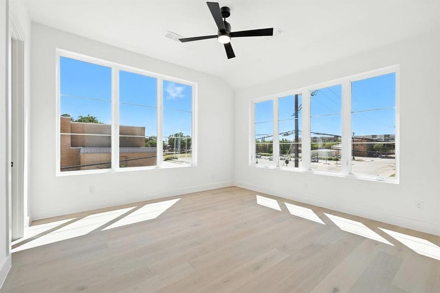 Spacious, unfurnished interior of a new home in , Roanoke (Image 31).
