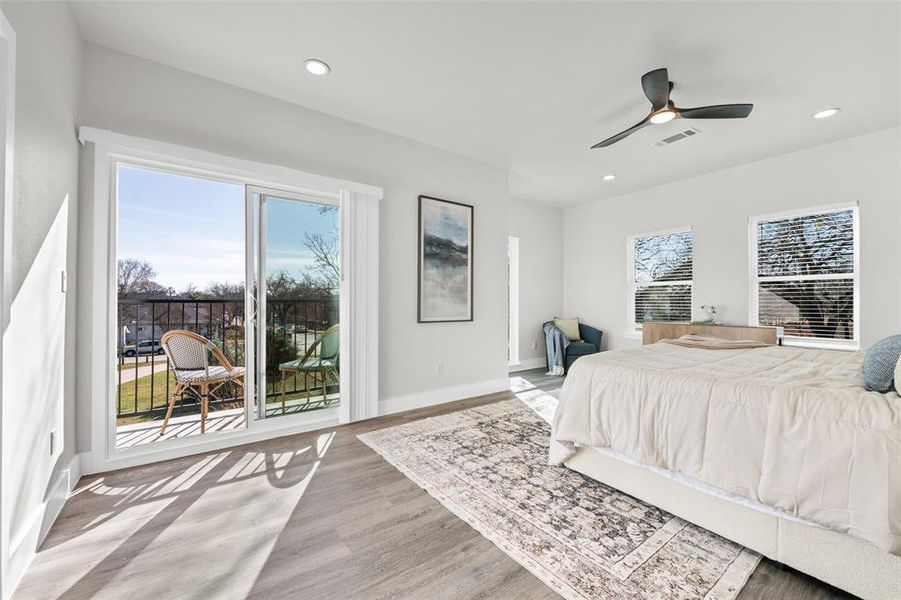 Furnished interior view inside a new home in , Dallas (Image 10).