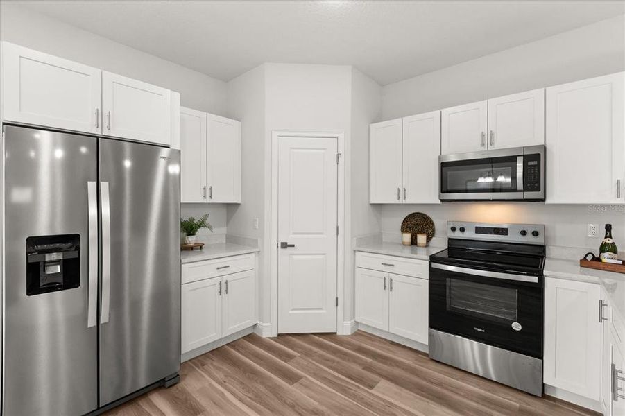 Furnished interior view inside a new home in , Ocala (Image 18).