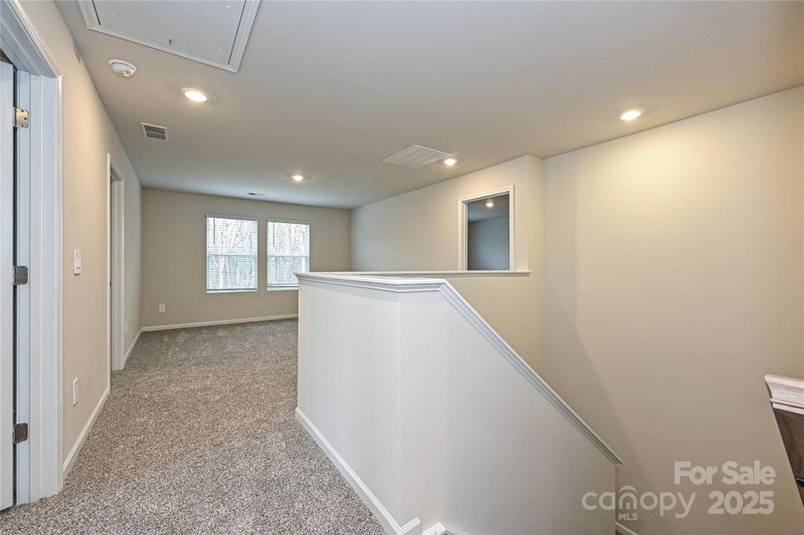 Spacious, unfurnished interior of a new home in Sutter's Mill, Troutman (Image 5).