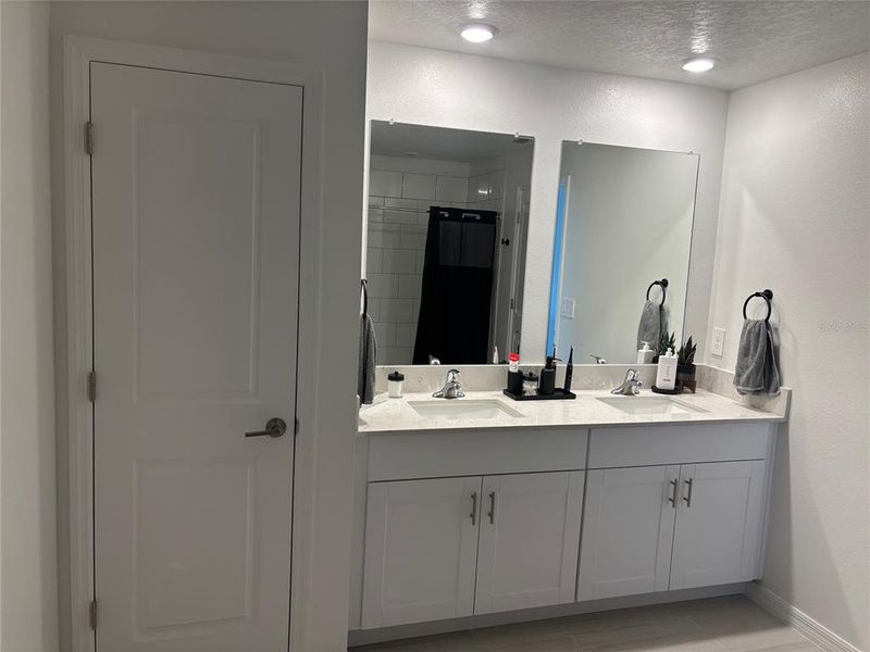 Furnished interior view inside a new home in Seaire, Parrish (Image 9).