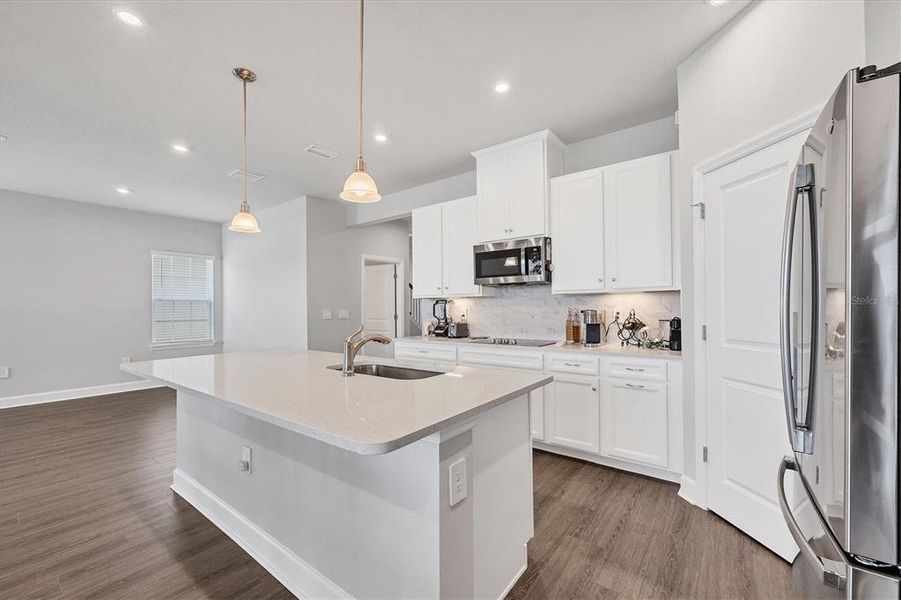 Furnished interior view inside a new home in Avalon Woods, Lakewood Ranch (Image 14). Furnished interior view inside a new home in Avalon Woods, Lakewood Ranch (Image 14).