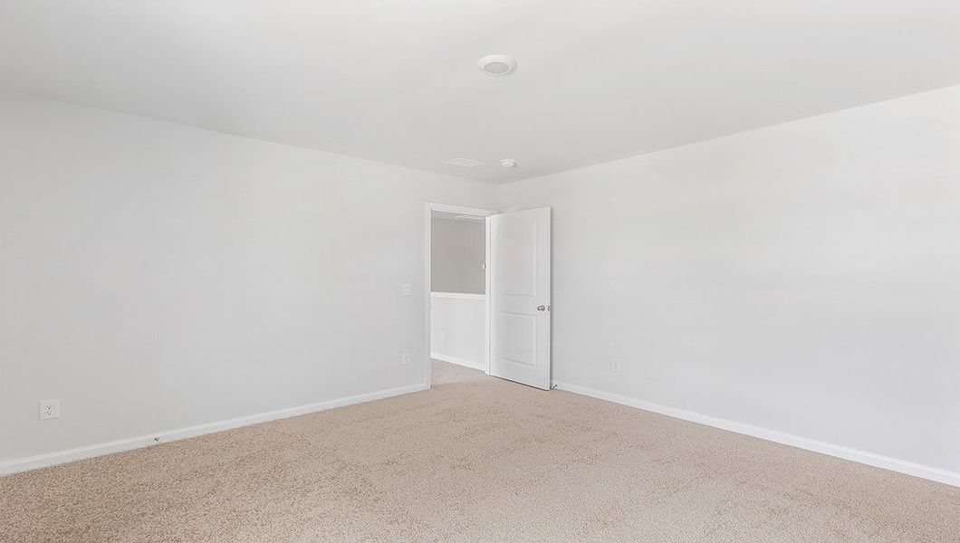 Spacious, unfurnished interior of a new home in Sherwood Manor, Atlanta (Image 18).
