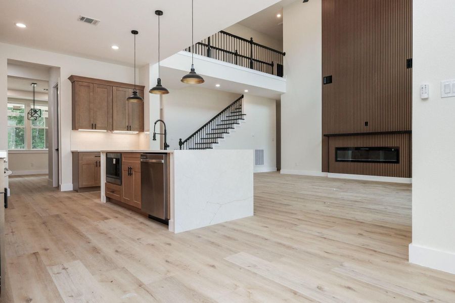 Furnished interior view inside a new home in , Tomball (Image 13).
