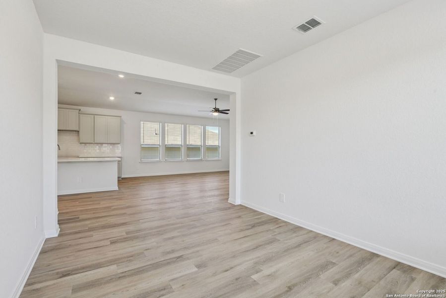 Spacious, unfurnished interior of a new home in Royal Crest, San Antonio (Image 29). Spacious, unfurnished interior of a new home in Royal Crest, San Antonio (Image 29).