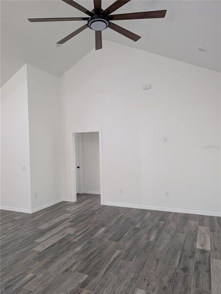 Spacious, unfurnished interior of a new home in , Davenport (Image 35).