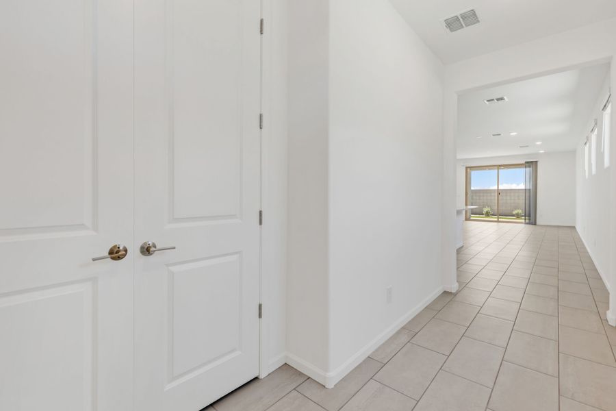 Spacious, unfurnished interior of a new home in Blackhawk, Tucson (Image 9). Spacious, unfurnished interior of a new home in Blackhawk, Tucson (Image 9).