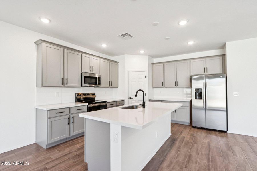 12-web-or-mls-W Bowker St-S2703-012