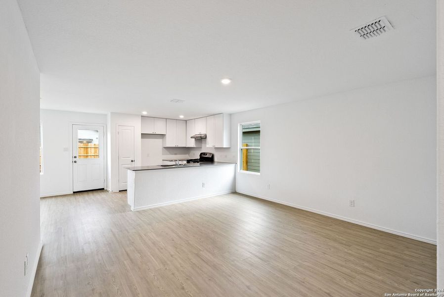 Spacious, unfurnished interior of a new home in Torian Village, San Antonio (Image 12). Spacious, unfurnished interior of a new home in Torian Village, San Antonio (Image 12).