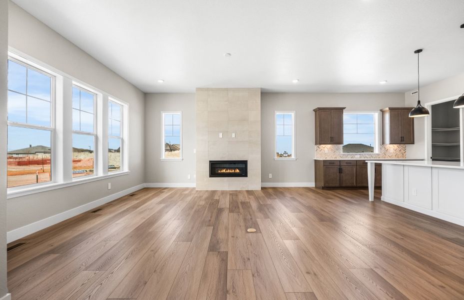 Spacious, unfurnished interior of a new home in Hilltop at Inspiration, Aurora (Image 28).