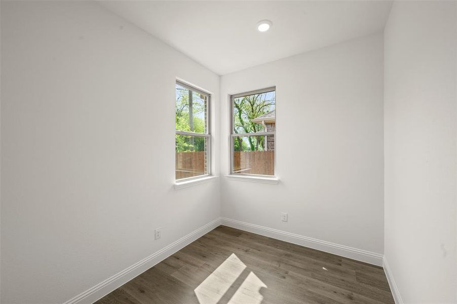 947 Richard Pittman- Office 947 Richard Pittman- Office