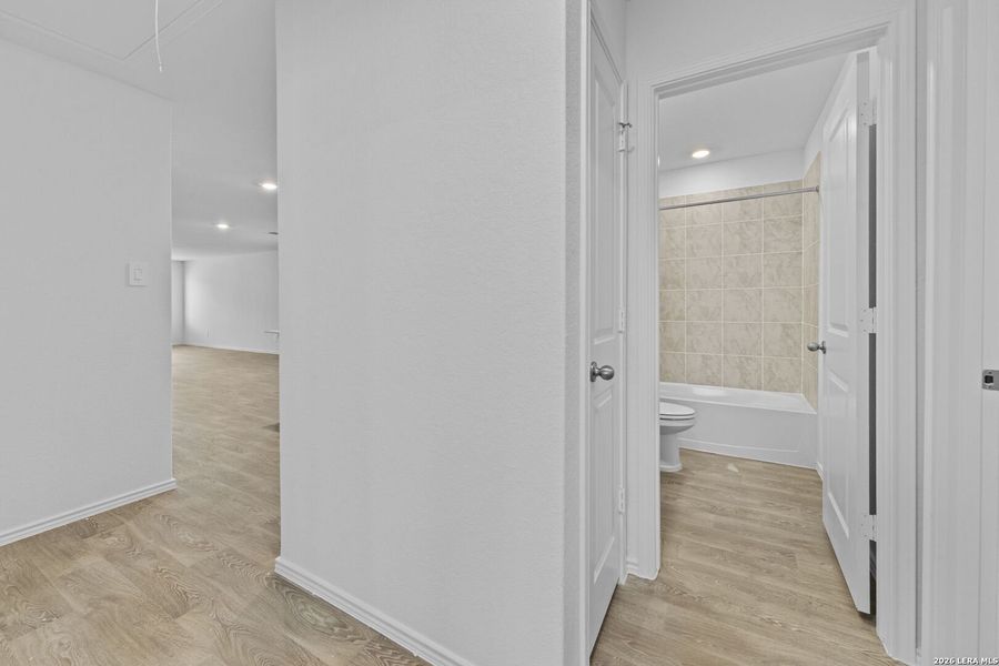 Spacious, unfurnished interior of a new home in Hickory Ridge, Elmendorf (Image 38). Spacious, unfurnished interior of a new home in Hickory Ridge, Elmendorf (Image 38).