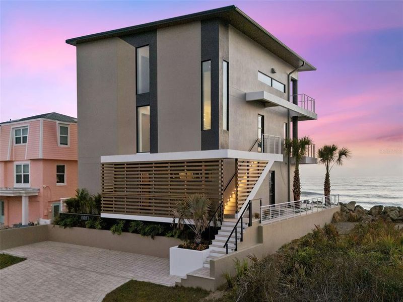 Image 85 of a home in .