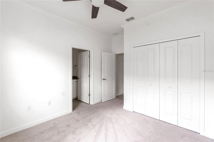 Spacious, unfurnished interior of a new home in , Bradenton (Image 16).