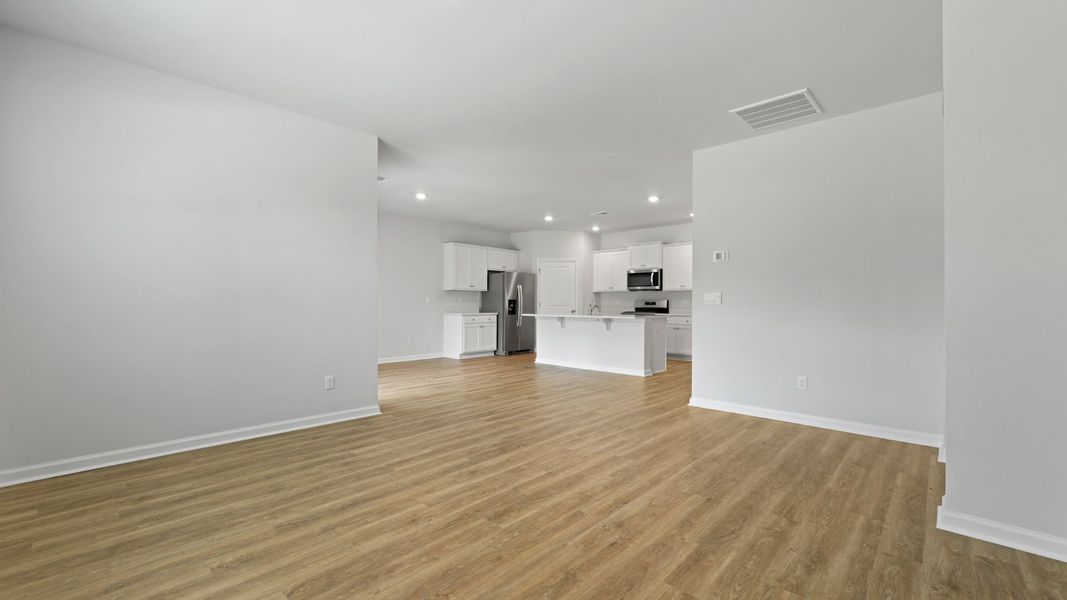 Spacious, unfurnished interior of a new home in Pineview North, Summerville (Image 8).