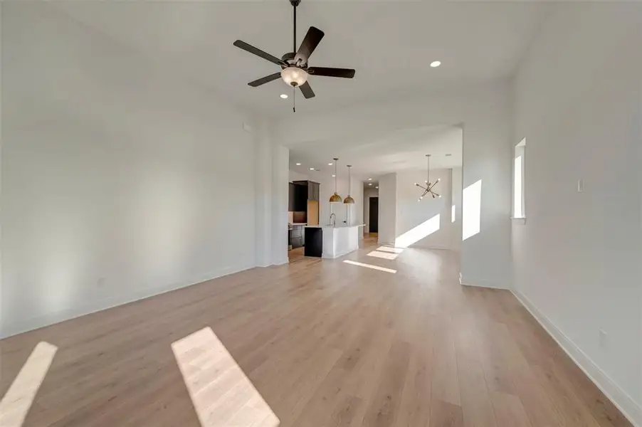 Spacious, unfurnished interior of a new home in Creekshaw – Classic, Royse City (Image 18).