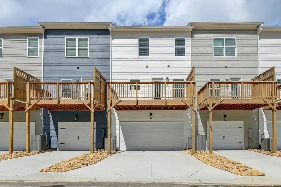 Image 18 of a home in Magnolia Grove. Image 18 of a home in Magnolia Grove.