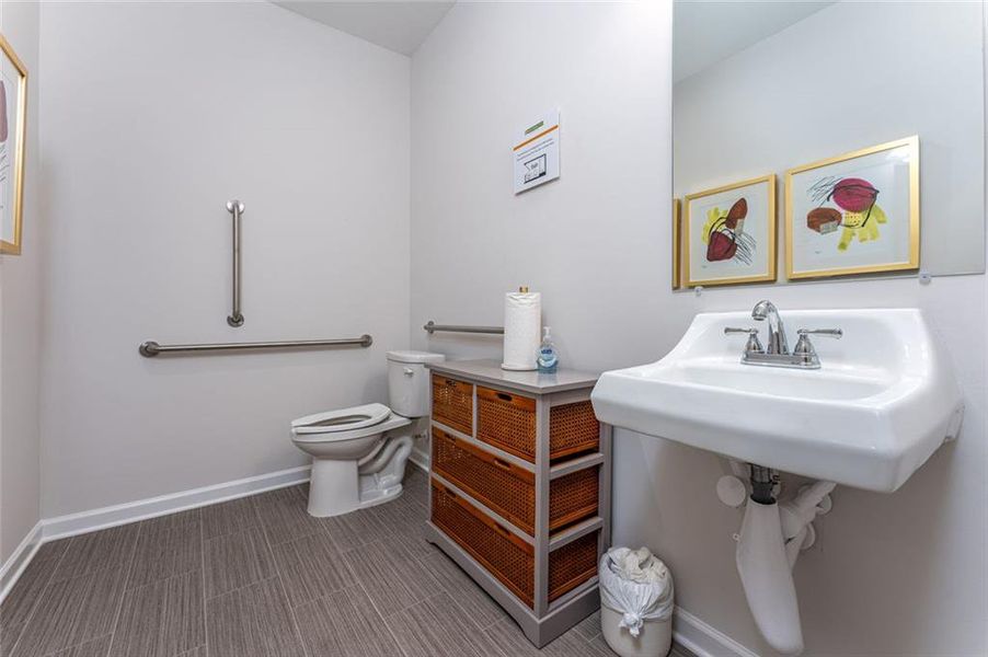 Furnished interior view inside a new home in Fair Oak, Calhoun (Image 10).
