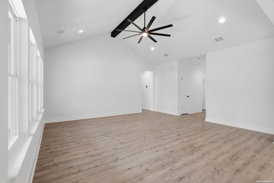 Spacious, unfurnished interior of a new home in , Spring Branch (Image 15).