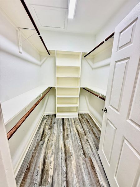 Spacious, unfurnished interior of a new home in , Cleveland (Image 26).