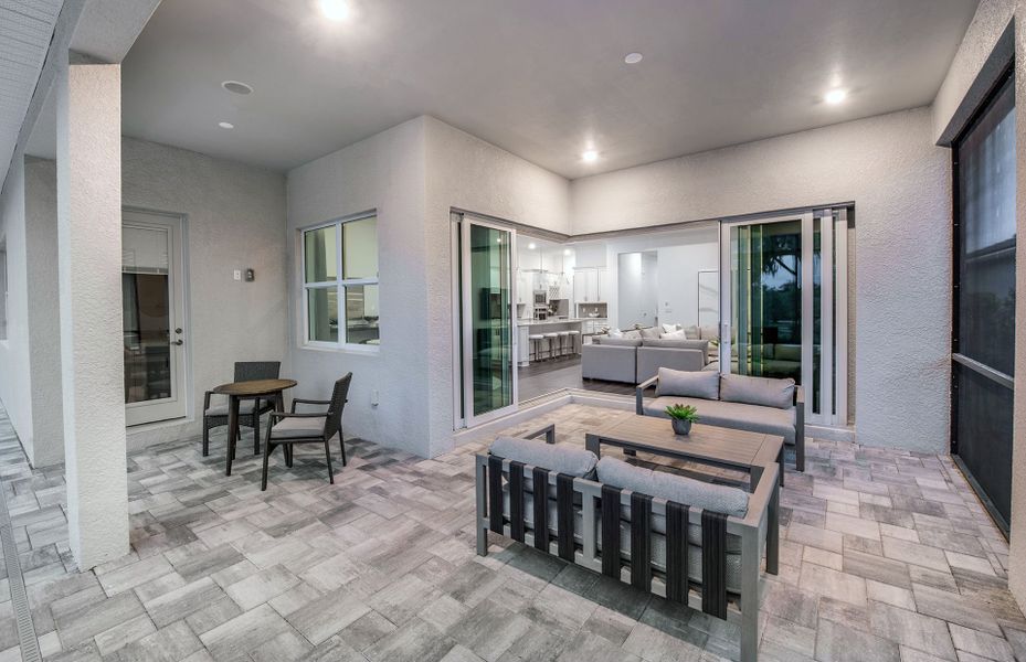 Furnished interior view inside a new home in Del Webb Catalina, Lakewood Ranch (Image 7).