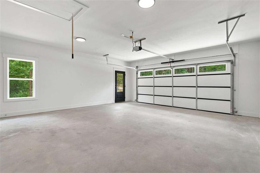 Spacious, unfurnished interior of a new home in , Talking Rock (Image 34).