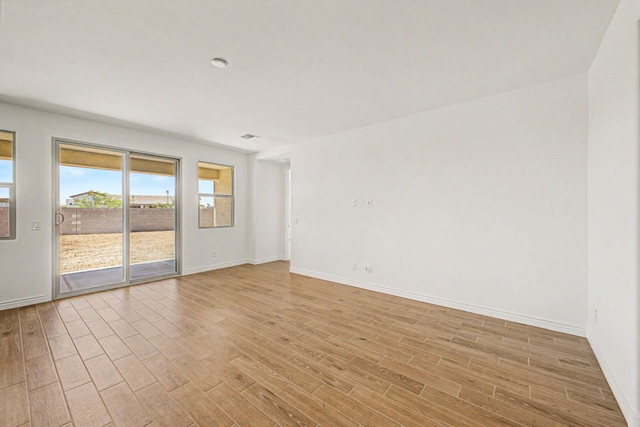 Spacious, unfurnished interior of a new home in Miravida, Surprise (Image 7).