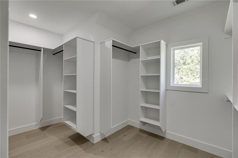Image 85 of a home in .