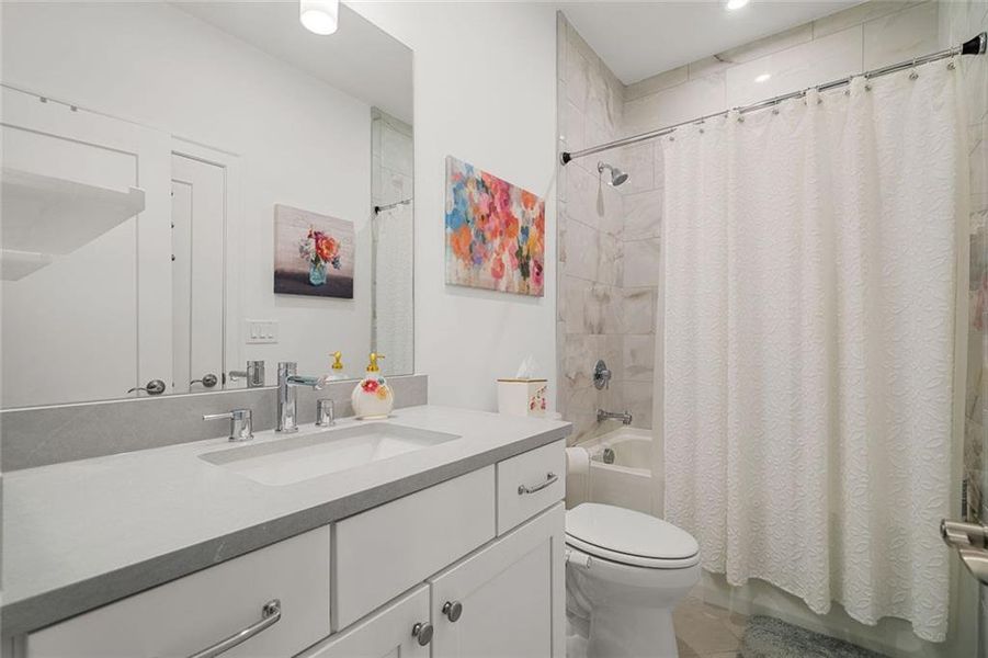 Furnished interior view inside a new home in , Alpharetta (Image 31).