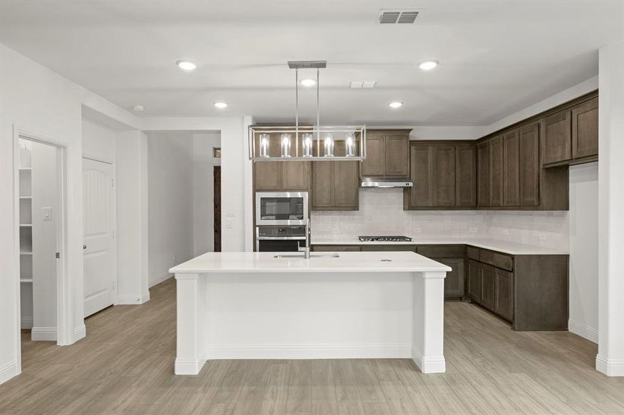 06. 1443 Canadian - Kitchen