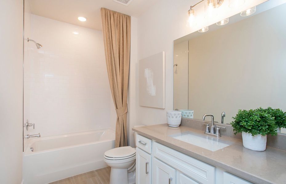 Second bath in new home design at 55+ Active Adult Del Webb near Nashville. Second bath in new home design at 55+ Active Adult Del Webb near Nashville.