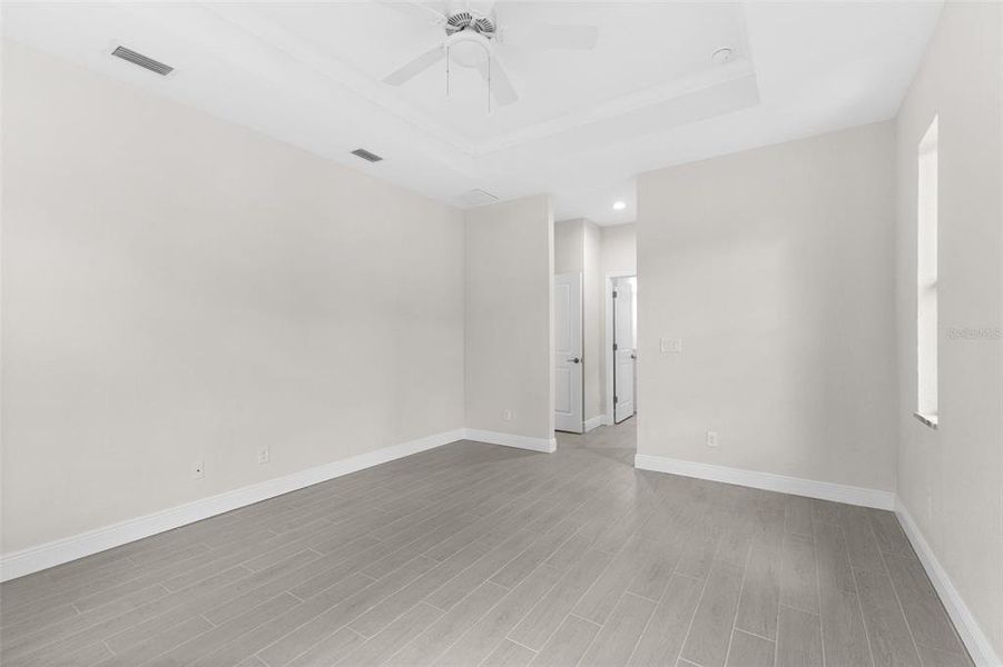 Spacious, unfurnished interior of a new home in , North Port (Image 16).